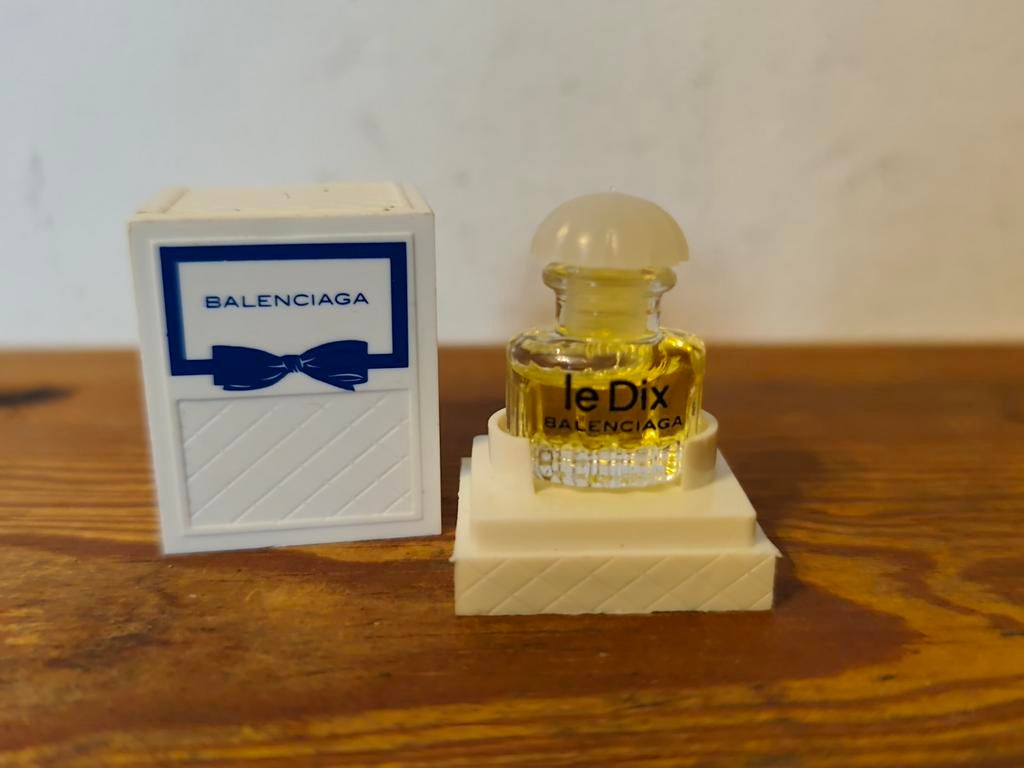Balenciaga Le Dix, miniatuur, collectors item, Paris France, Balenciaga, Info@balanciaga.com, Miniatuur