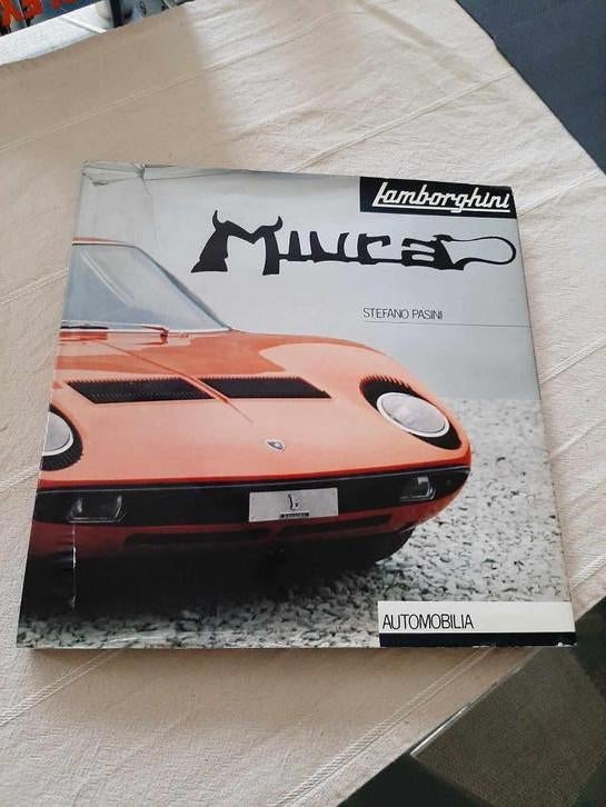 Zeldzaam Lamborghini Miura collectieboek GB/fr/it, Ophalen of Verzenden