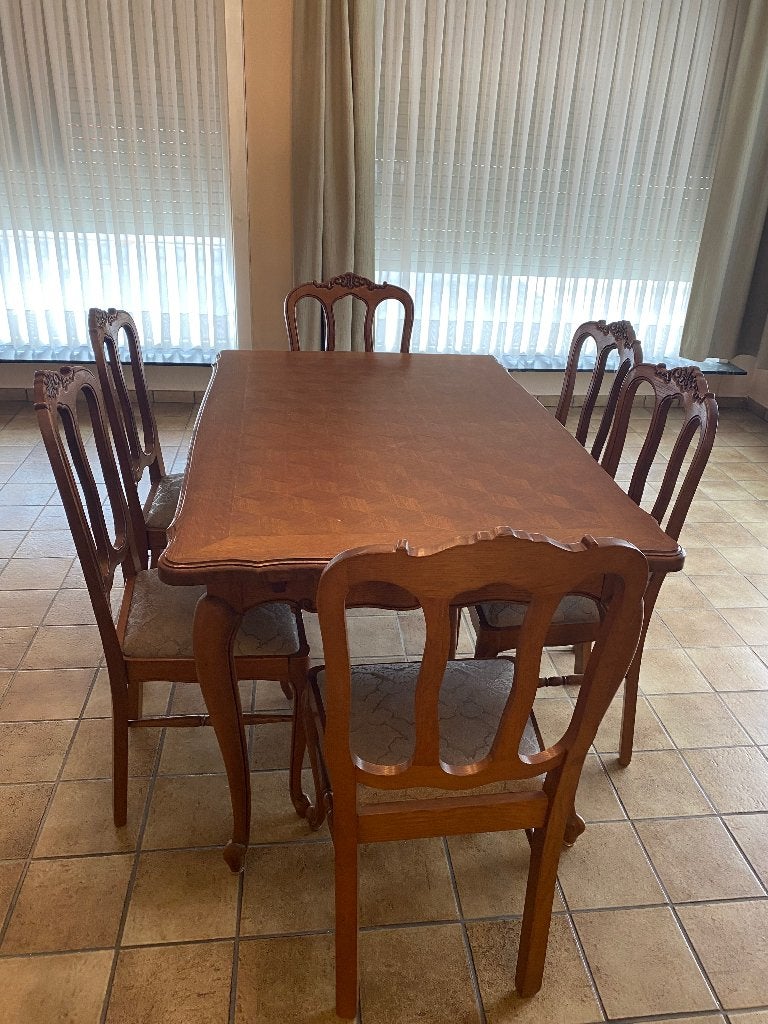 Tafel met 6 stoelen, Ophalen