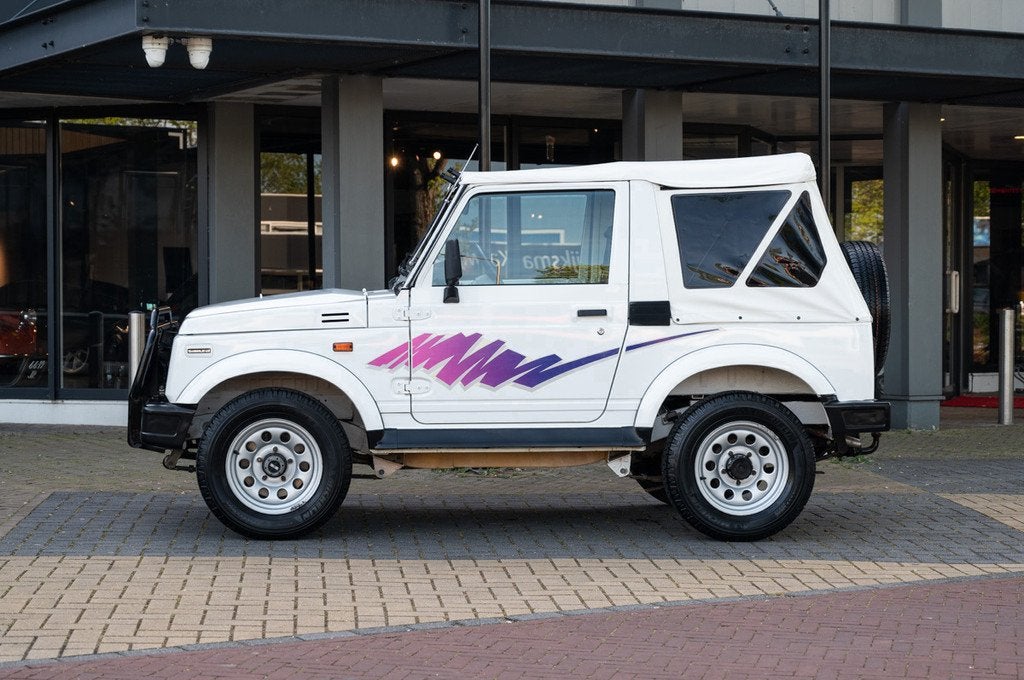 Suzuki Samurai (SJ413) 1.3 (bj 1996), 4 zetels, Stof, Zwart, Wit
