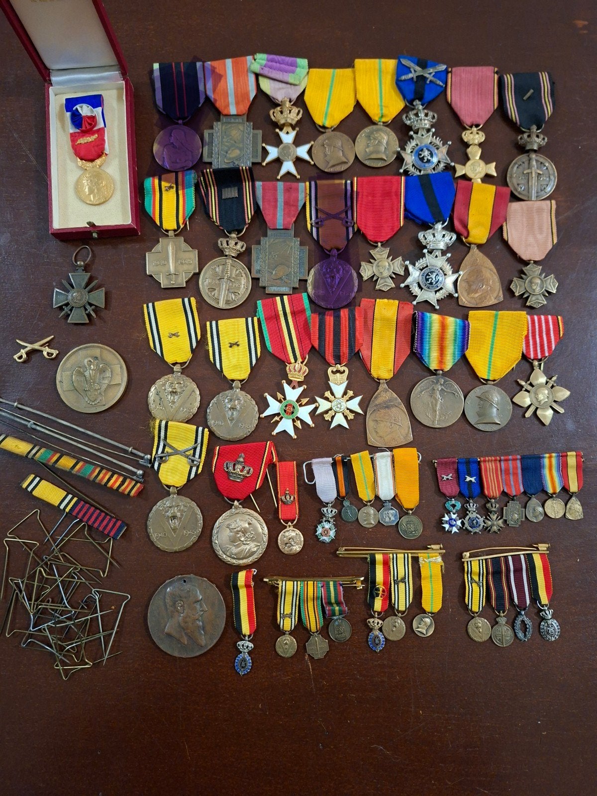 Verzameling oorlogsmedailles wo 1 en wo 2, Ophalen