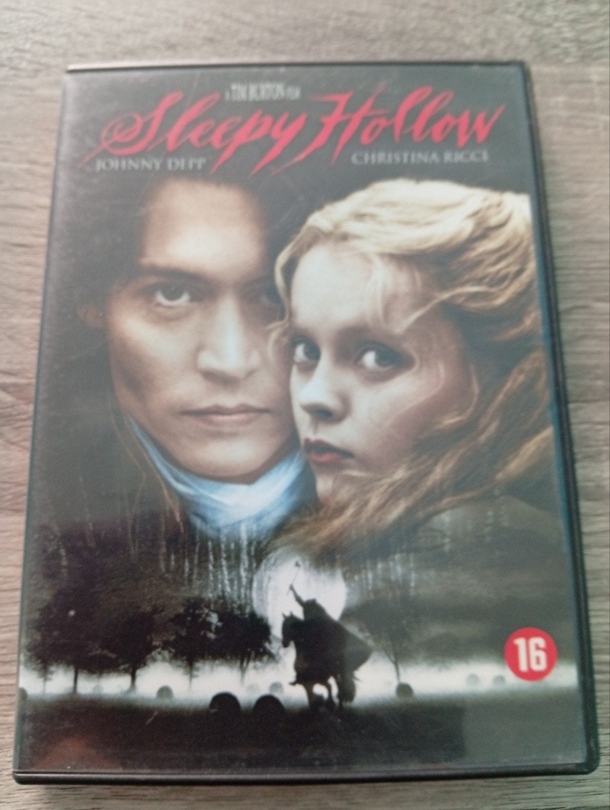 DVD d'horreur Sleepy Hollow Johnny Depp, CD & DVD, DVD | Horreur, Comme neuf, Autres genres, Suppléments, À partir de 16 ans, Néerlandais