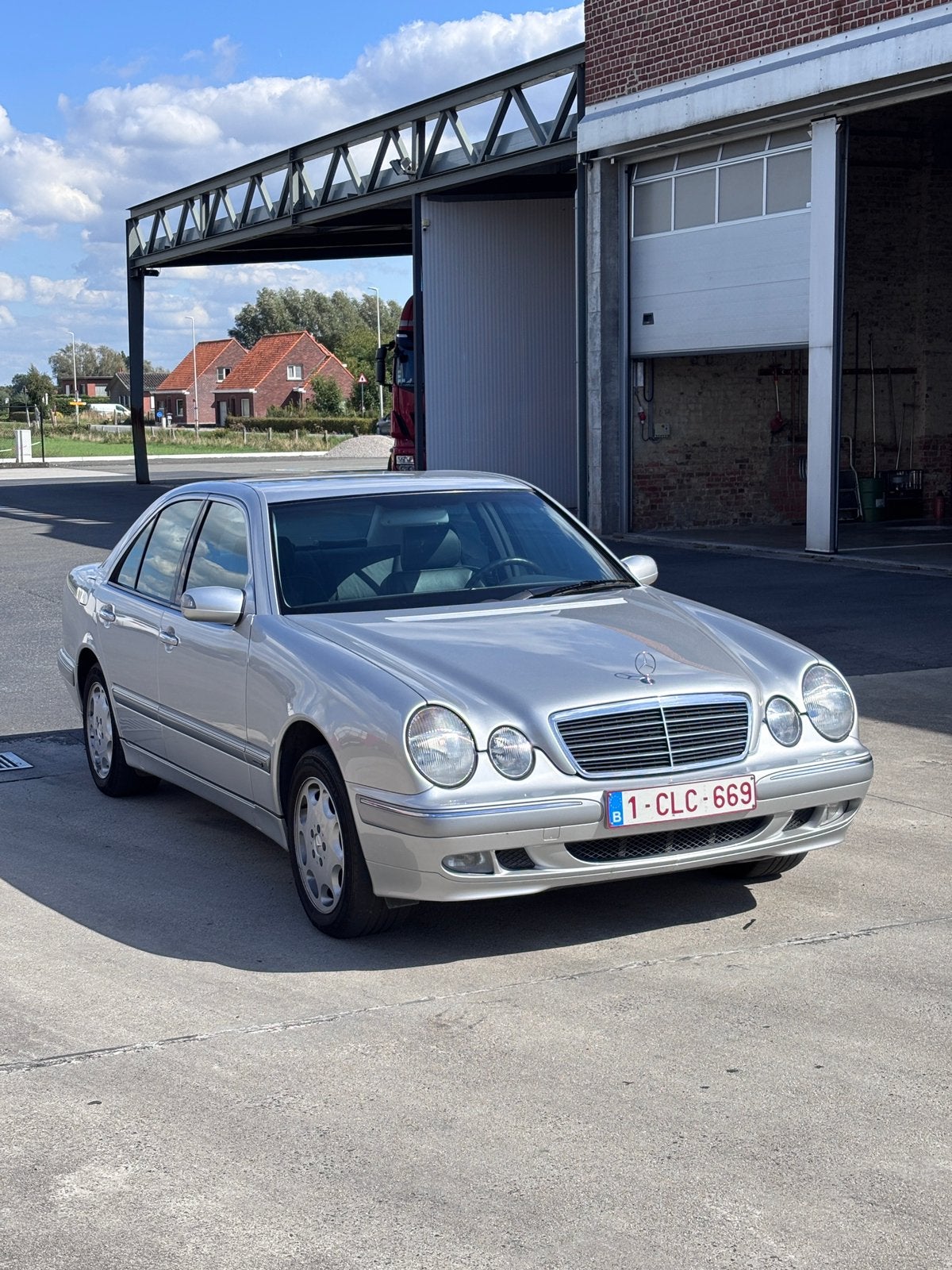 W210 e klasse E220 cdi Elegance, Auto's, 4 deurs, Zwart, Leder, Particulier