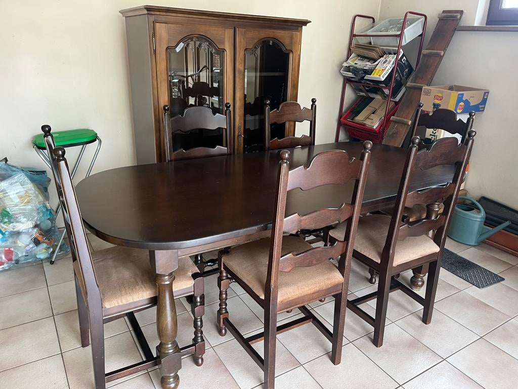 GRATIS - Eetkamer: tafel met 6 stoelen, barkast, hoge kast, Ophalen, Gebruikt