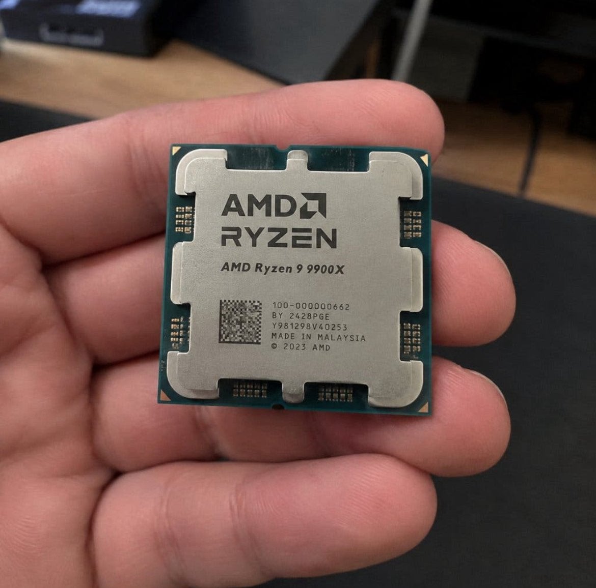 AMD Ryzen 9 9900X, Computers en Software, Ophalen of Verzenden, Zo goed als nieuw