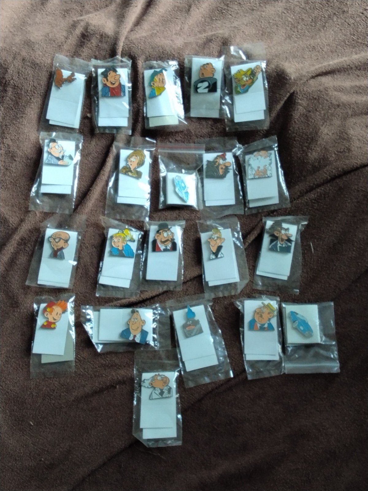 Lot de 21 pins spirou et Fantasio, Enlèvement ou Envoi