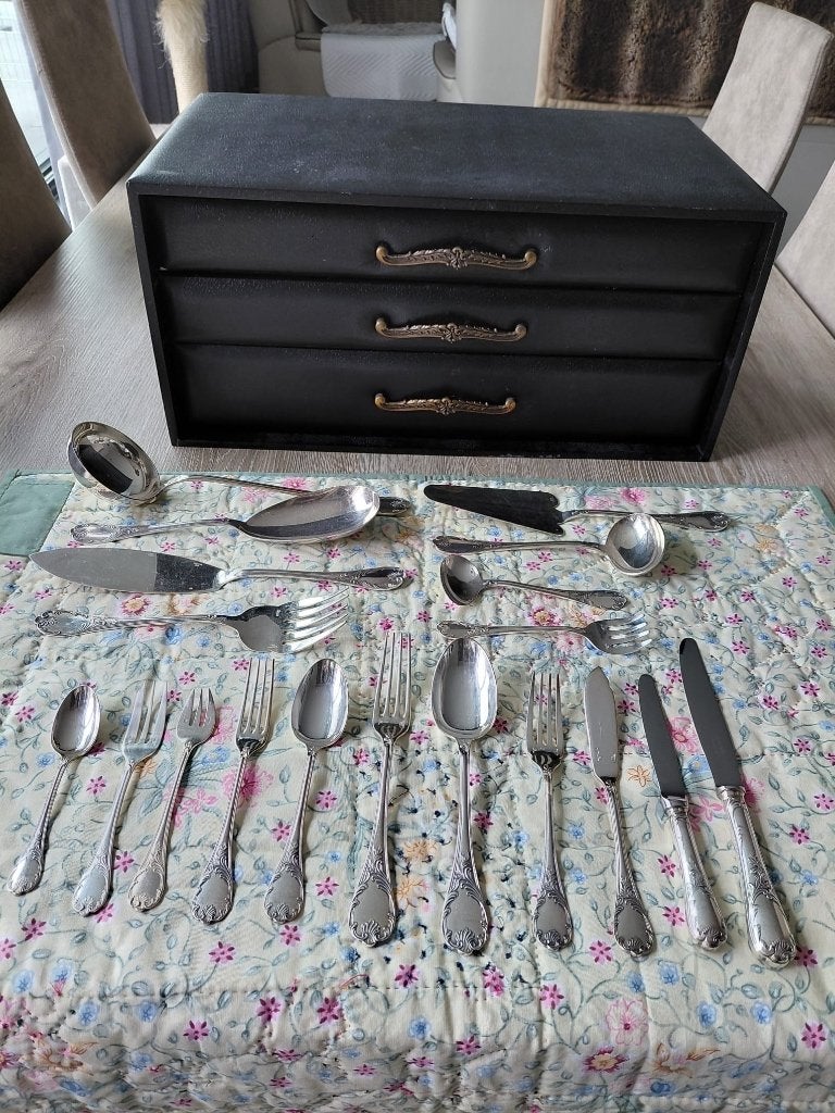 Ménagère Christofle, Enlèvement