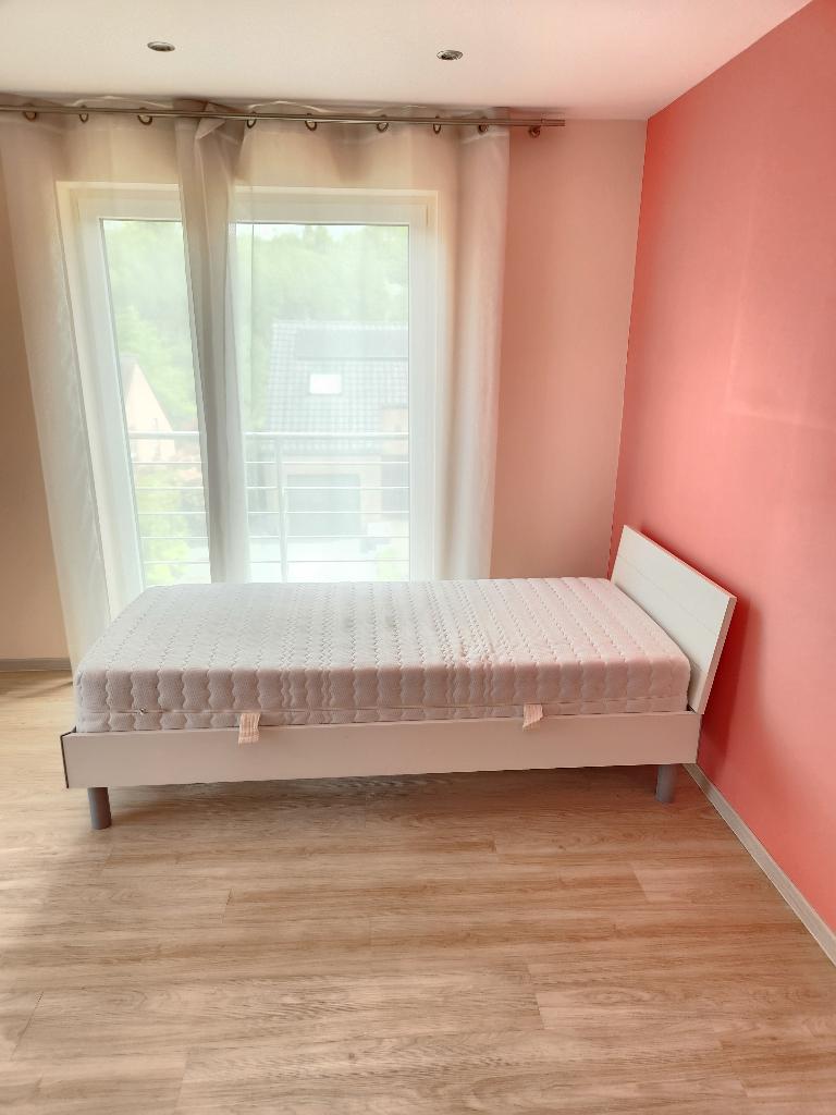 Lit avec  matelas, Maison & Meubles, Chambre à coucher | Lits, 90 cm, Enlèvement, 200 cm, Blanc