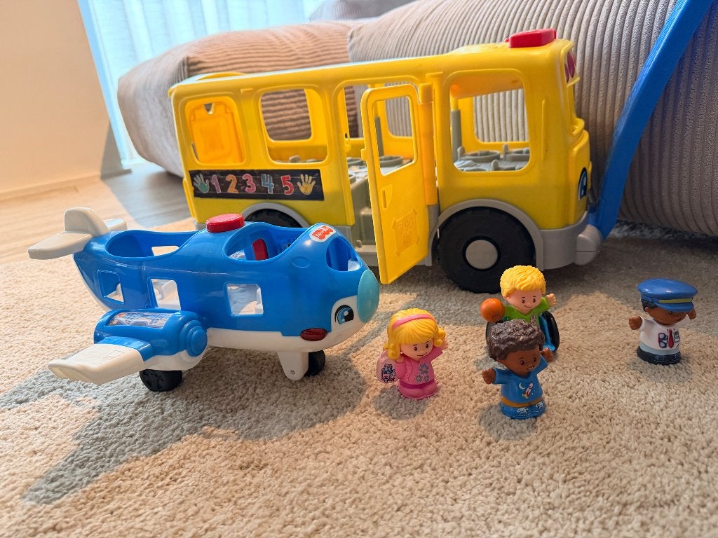 Schoolbus en vliegtuig Little People, Kinderen en Baby's, Ophalen, Zo goed als nieuw, Speelset, Met geluid