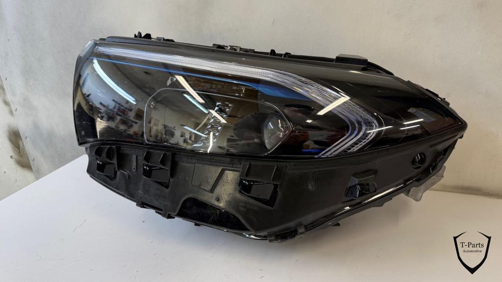 Mercedes EQA EQB koplamp lamp links 243 W243 LED A2439062701, Auto-onderdelen, Gebruikt, Mercedes-Benz AG, Mercedes-Benz, Mercedesstrasse 120
70372  Stuttgart, DE