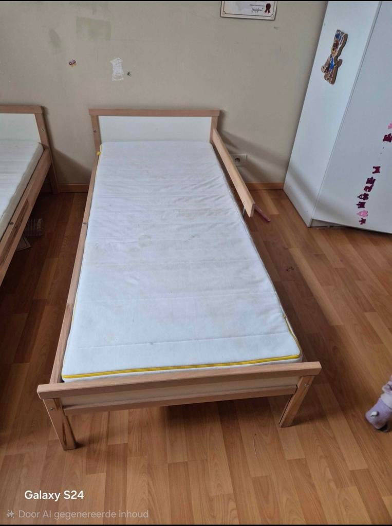 2 peuterbedjes te koop. “ GEEN KOERIERDIENST “, Huis en Inrichting, Ophalen, Zo goed als nieuw