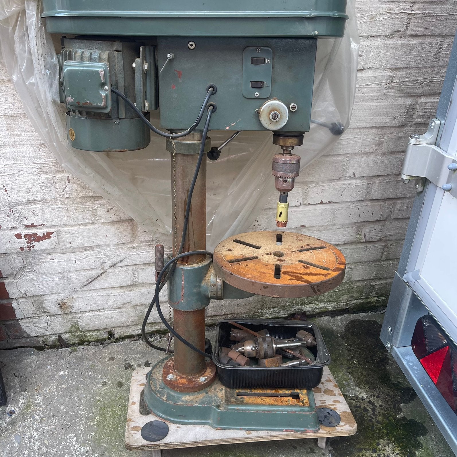 Zware kolomboormachine Sharp, Doe-het-zelf en Bouw, Ophalen, Zo goed als nieuw, Kolomboormachine