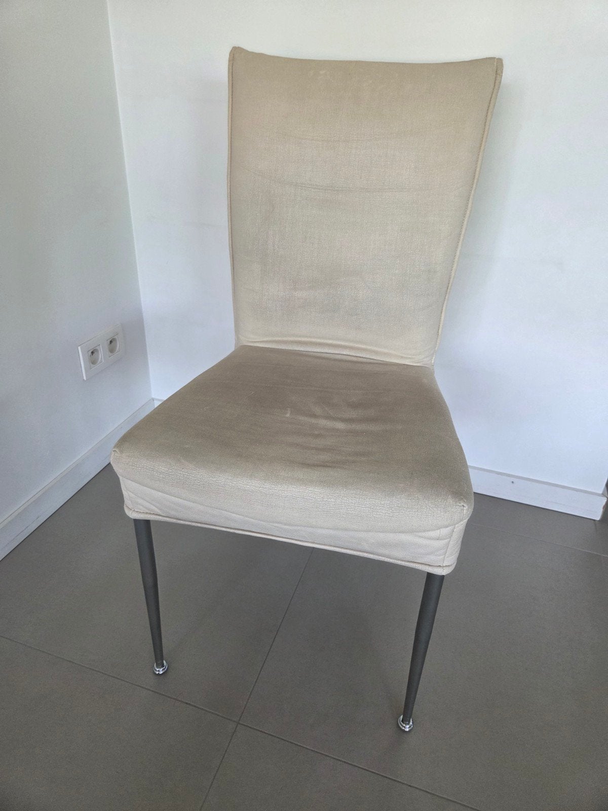 8 stoelen, Ophalen