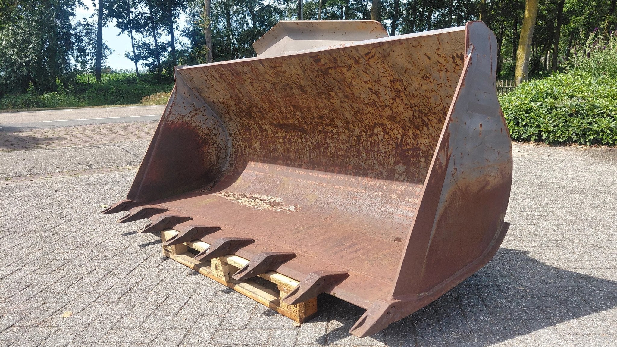 Volvo L50 bucket 2.30m wide / Seen little use