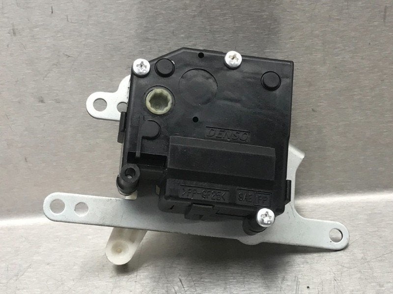 KACHELSTELMOTOR Lexus LS (F4) (|0638001100|), Gebruikt, Lexus