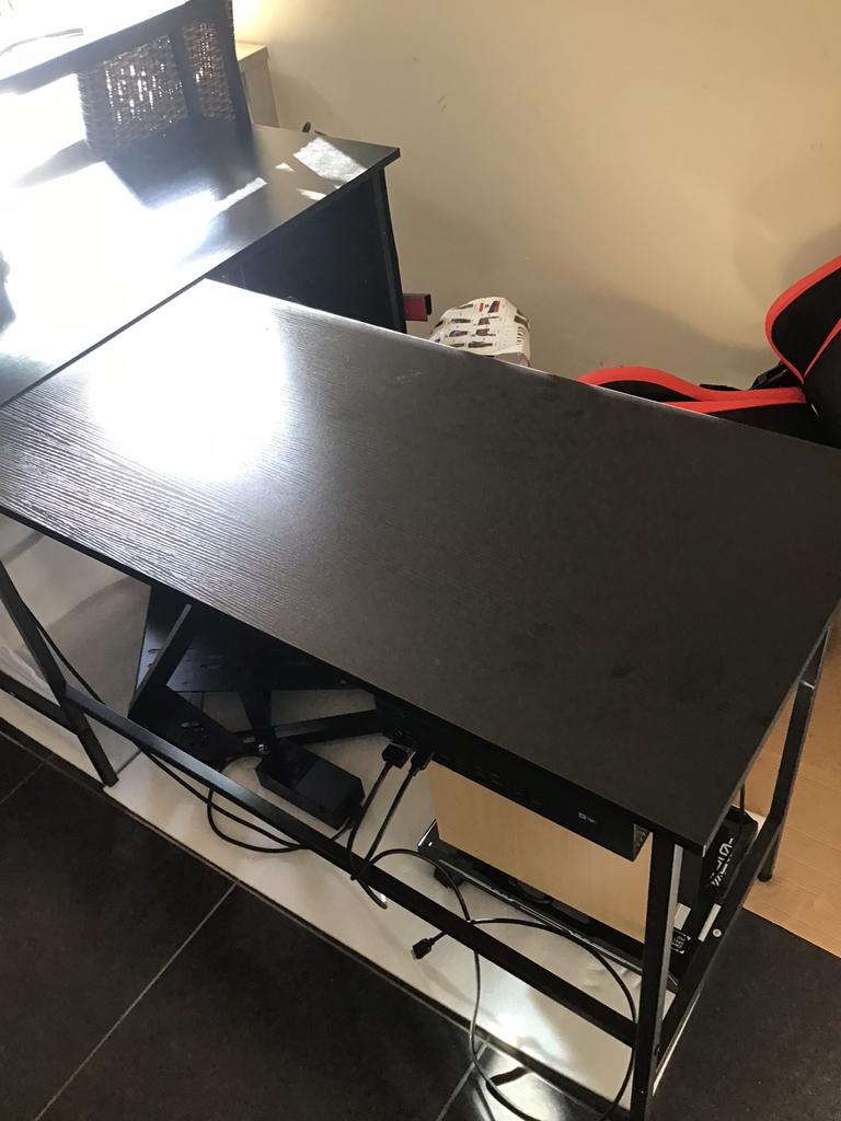 Gaming bereau, Ophalen, Zo goed als nieuw
