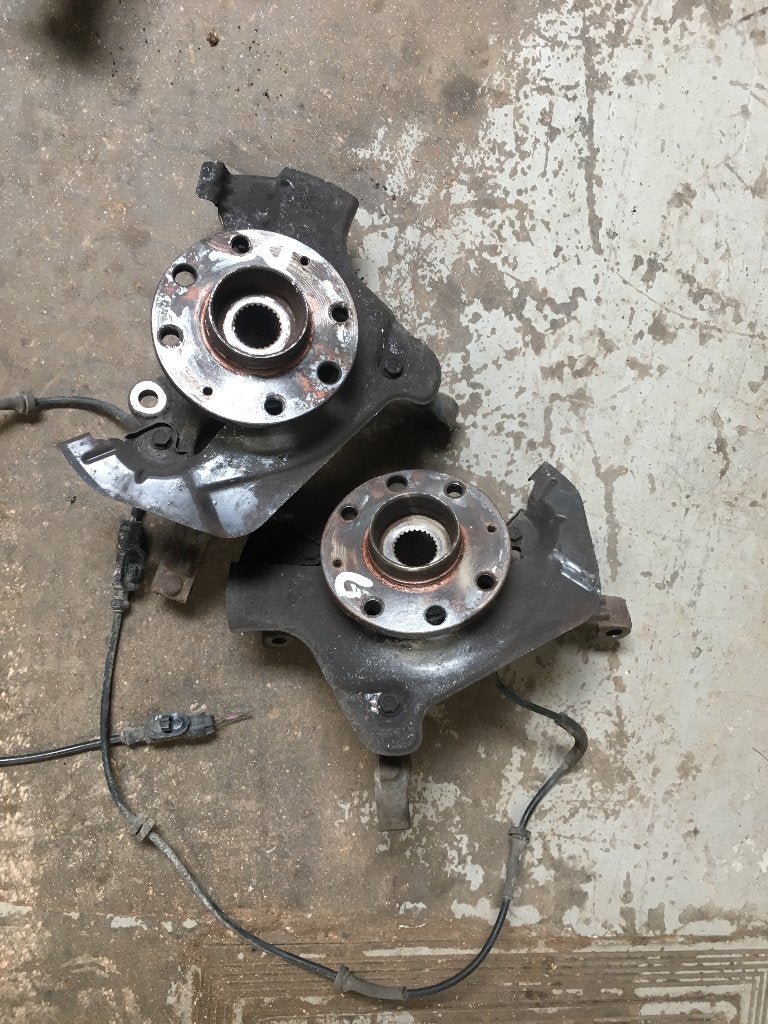 ROULEMENT DE ROUE AVANT OPEL CORSA D, Ophalen, Gebruikt, RUE BRIGADE PIRON 307, Garage_bila@yahoo.fr