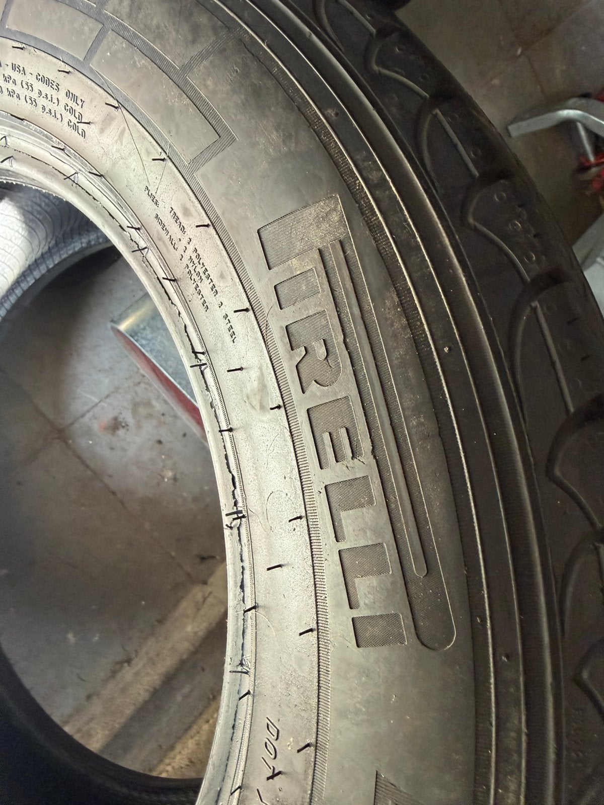 215/65/15C Pirelli-banden, Ophalen, Band(en)