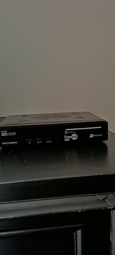 Décodeur satellite 4K fransat, Enlèvement ou Envoi, Comme neuf, Accessoires d'antenne (parabolique), Autres marques