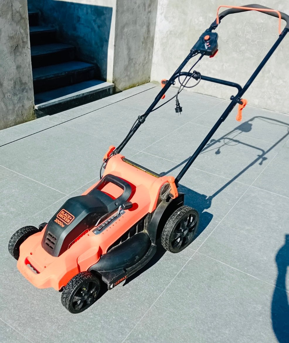 Tondeuse + coupe bordure Black Decker, Enlèvement, Utilisé, Tondeuses à gazon électriques, Bac de ramassage