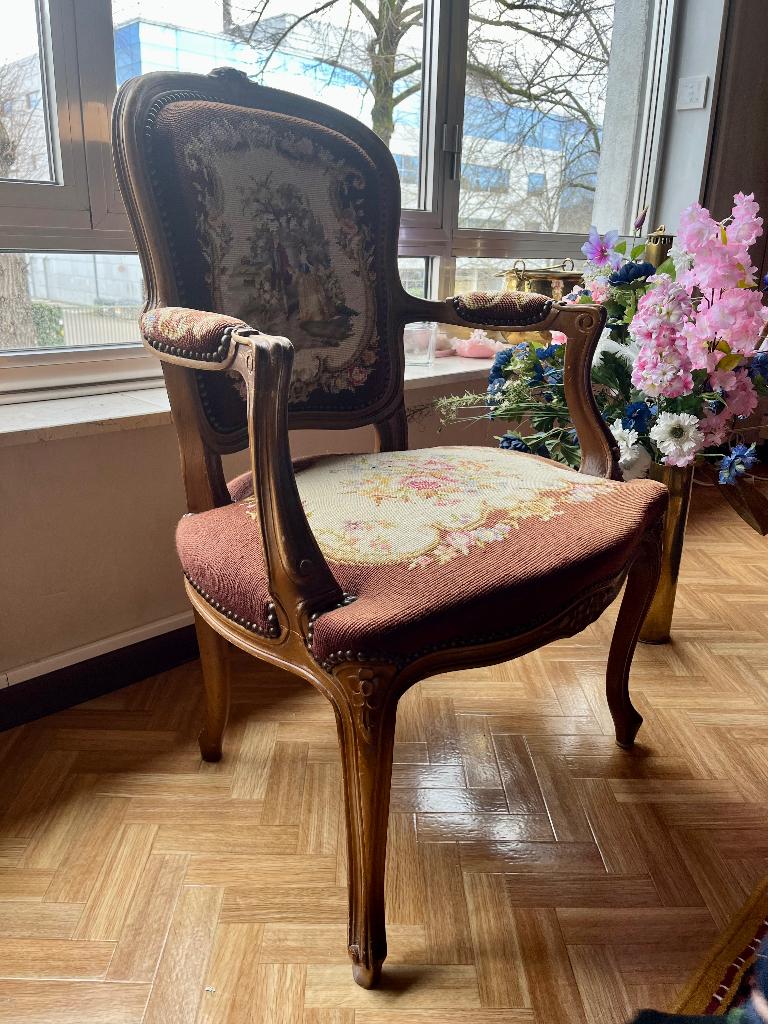 Vintage Louis XV Fauteuil - petit point borduurwerk, Antiquités & Art, Enlèvement
