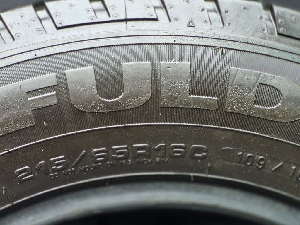 pneus de voiture, Autos : Pièces & Accessoires, 215 mm, 16 pouces, Pneus été, Véhicule utilitaire