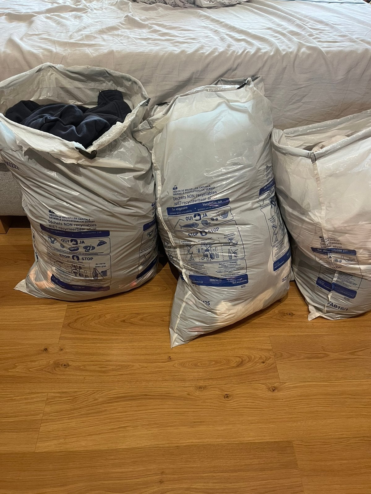 3 sachets poubelles entiers d’uniforme, Kinderen en Baby's, Kinderkleding | Overige, Ophalen, Gebruikt, Jongen of Meisje