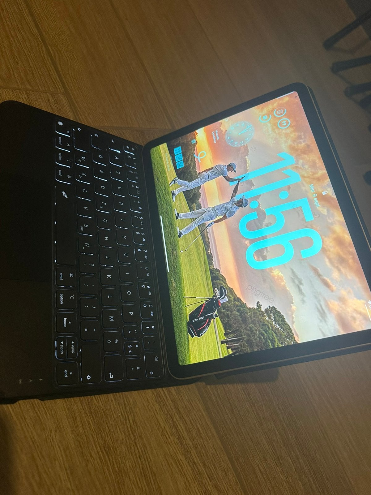 Ipad air 5 m1 series, Ophalen of Verzenden, Zo goed als nieuw
