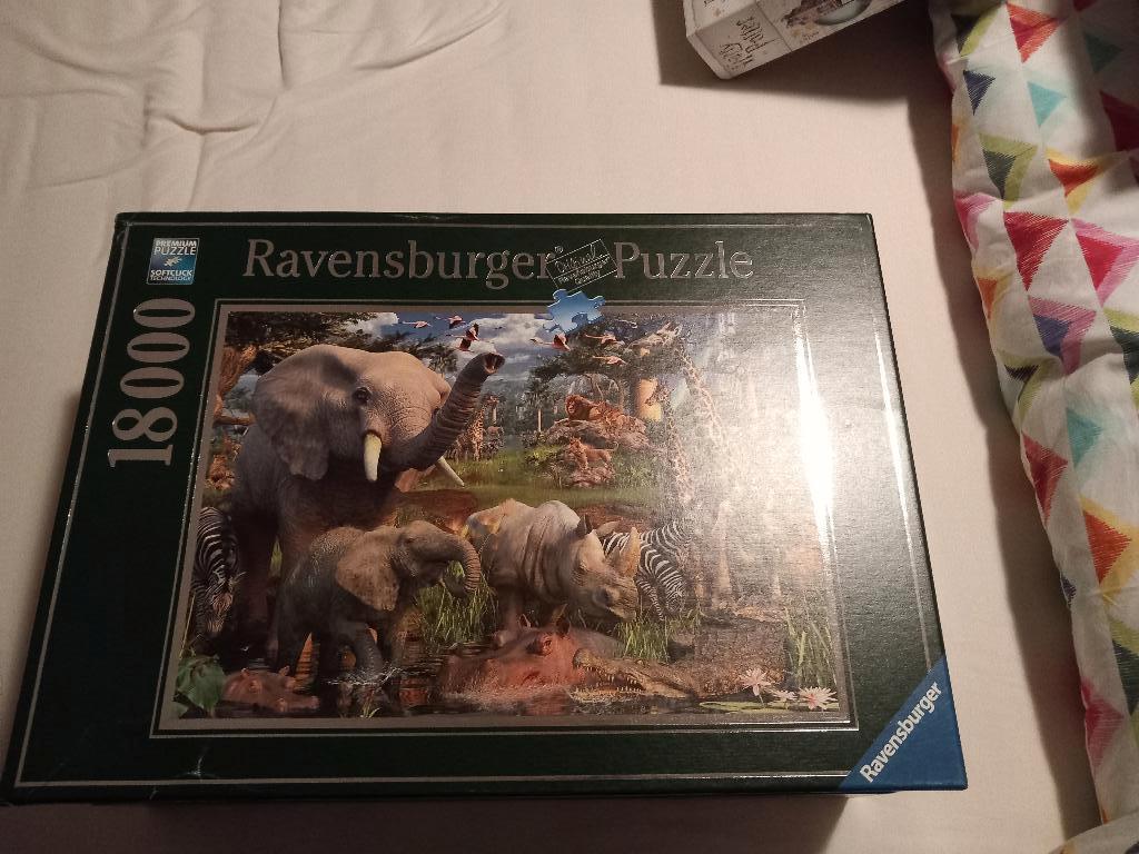 Puzzel Ravensburger 18000 stuks, Ophalen, Meer dan 1500 stukjes, Zo goed als nieuw