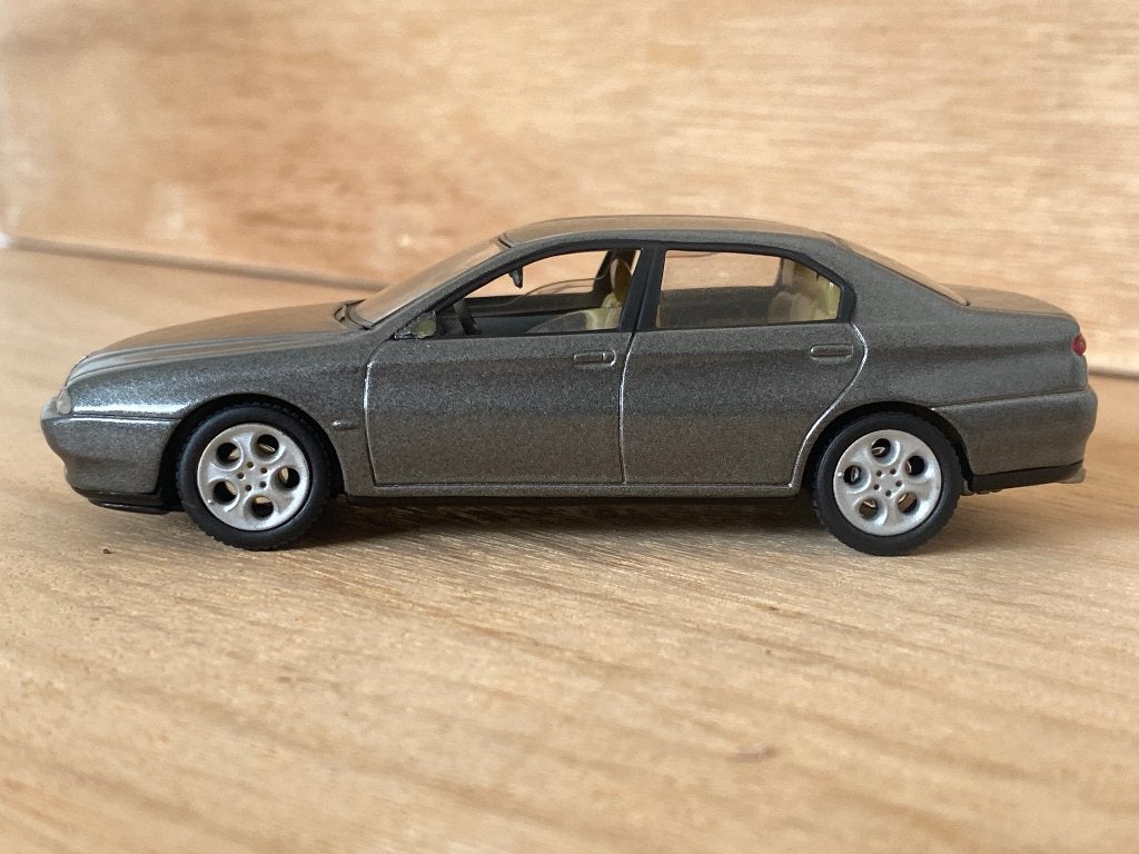 Alfa Romeo 166 1:43 | grijs metallic modelauto, Enlèvement ou Envoi, Comme neuf, Voiture, Solido