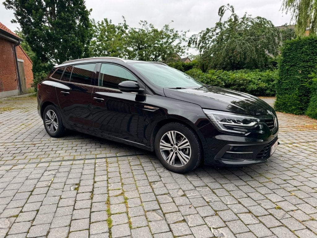 Renault Megane E-Tech 1.6 E-TECH PHEV, 4 deurs, Stof, 4 cilinders, https://public.car-pass.be/vhr/b0dd0edf-cf77-4612-a63e-0c0cbfd1f77c
