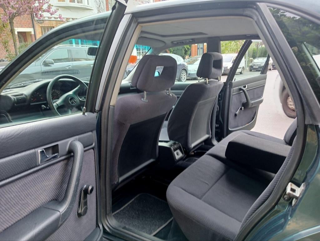 Audi 100 – 2.0 Essence – 56 000 km (Carpass) – Oldtimer, Autos, 5 portes, Particulier, Tissu, Vert