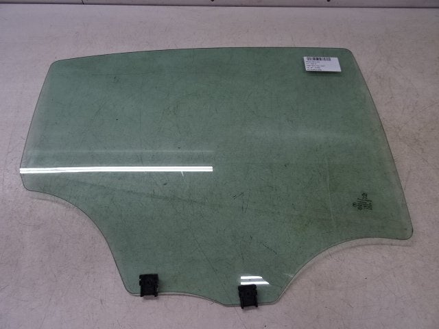 VITRE ARRIERE DROITE Peugeot 208 I (CA / CC / CK / CL), Kontakt-peugeot@peugeot.com, Utilisé, Peugeot Deutschland GmbH, Bahnhofsplatz
65423  Rüsselsheim, DE