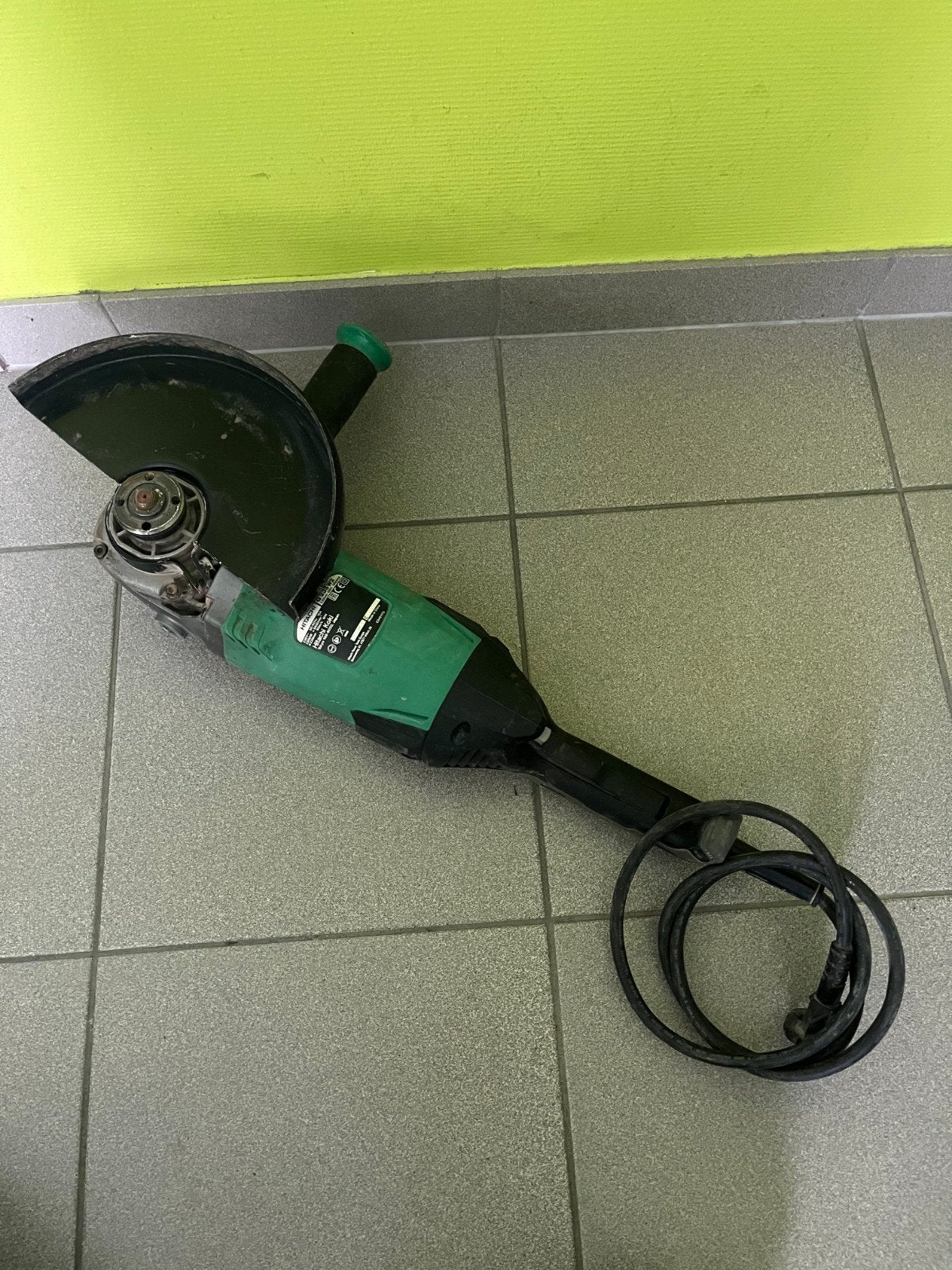 Meule Hitachi, Enlèvement, 1000 watts ou plus