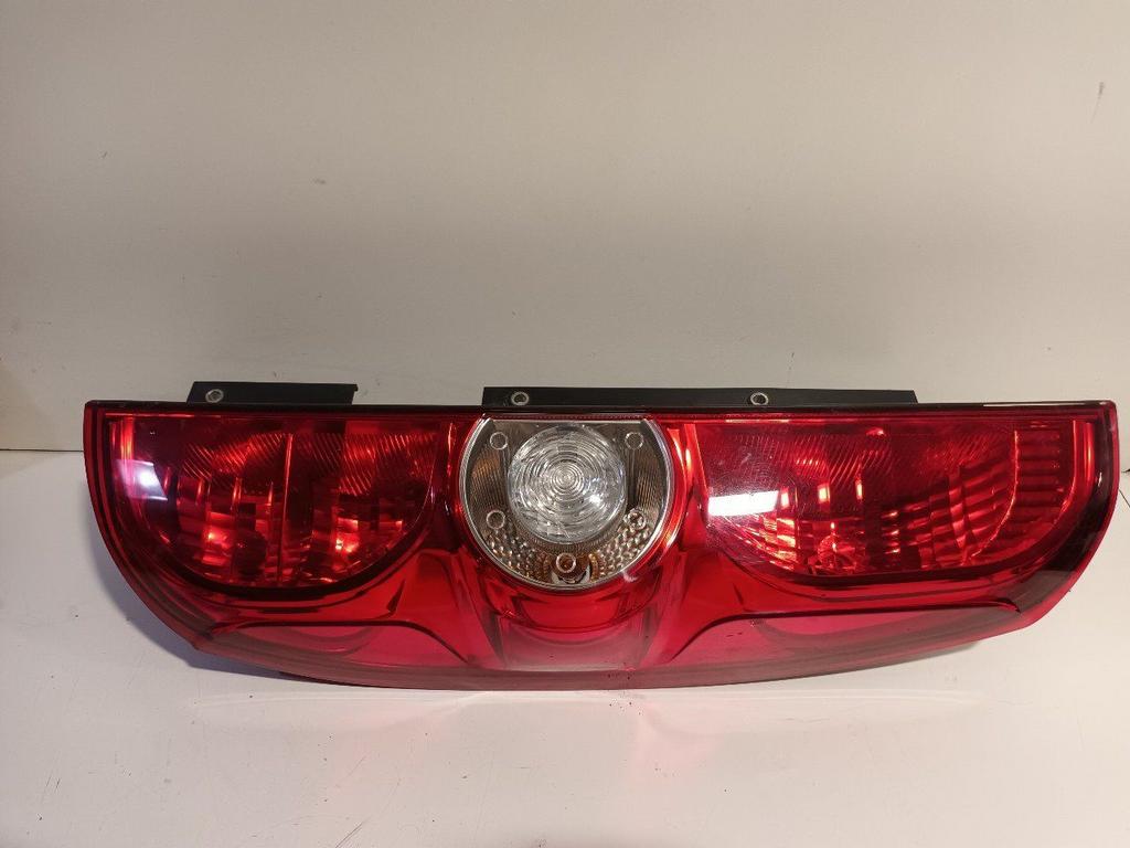 Achterlicht carrosserie rechts Opel Combo, Auto-onderdelen, Verlichting, Opel, Gebruikt, Herkomst onderdeel bekend, 12 maanden garantie