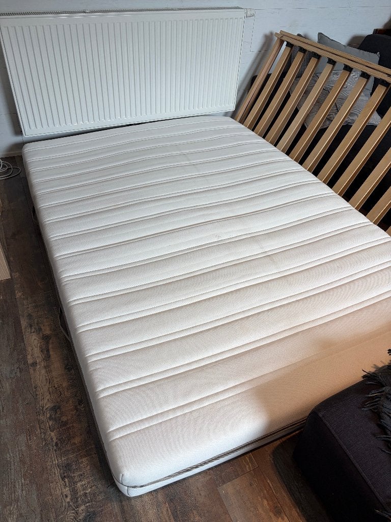 Matras 140x200 - Ikea - middelhard - Matvik, Ophalen, Gebruikt, 140 cm, Twijfelaar