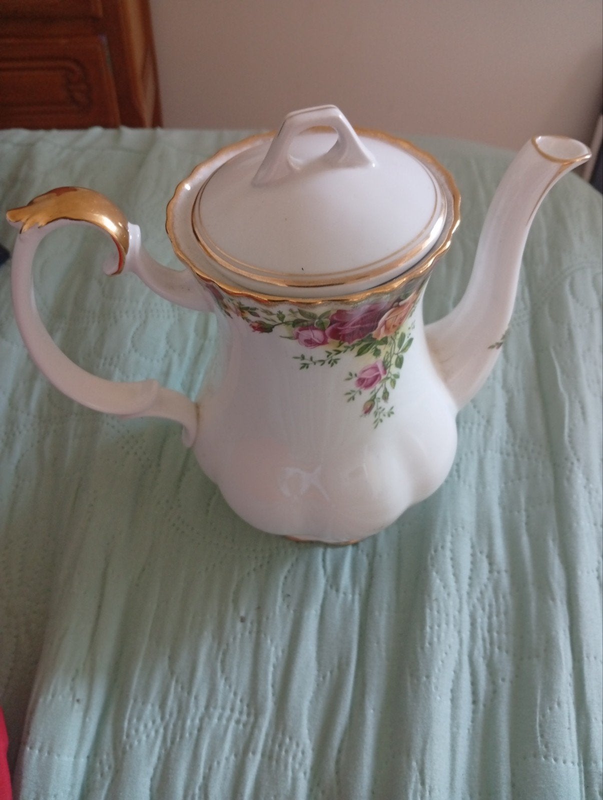 Royal Albert, Ophalen