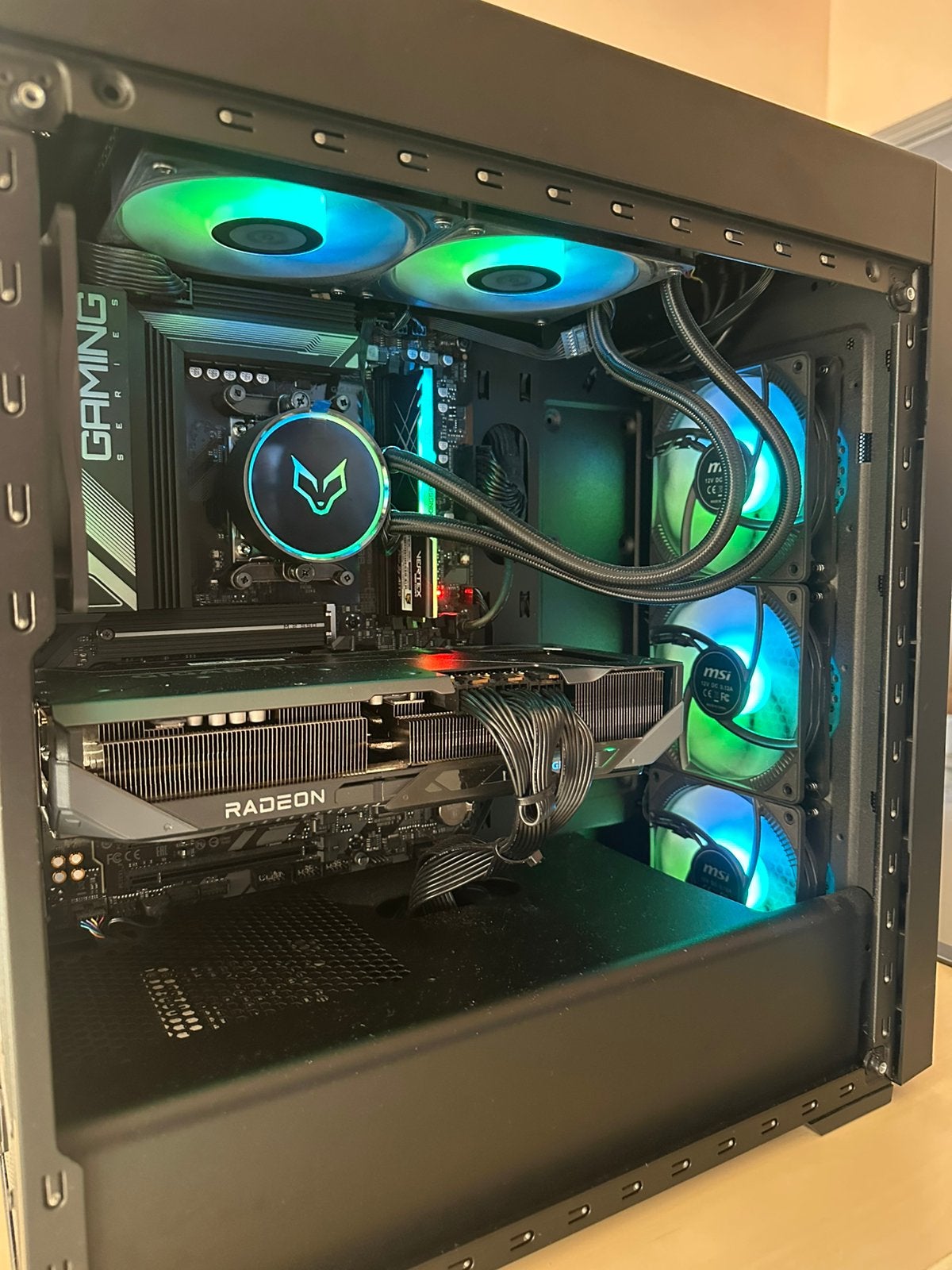PC Gamer Ultra – Ryzen 5 7500X3D + RX 9070 XT 16 Go –1 500 €, Enlèvement, Comme neuf, SSD