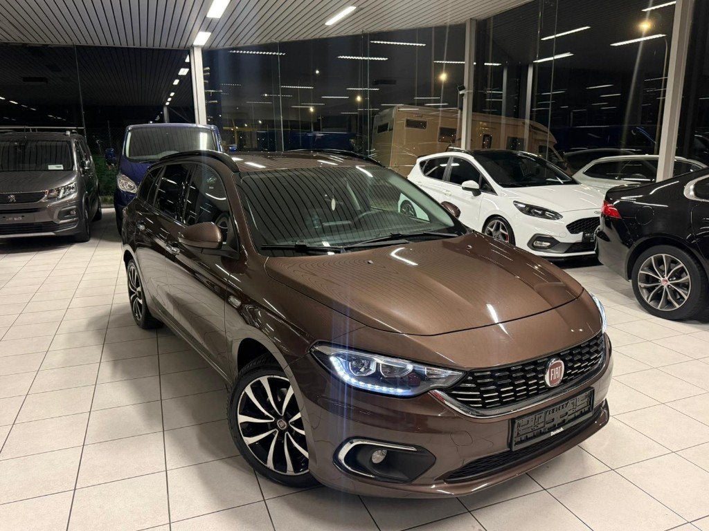 Fiat Tipo 1.6i Essence Automatique 81kW Euro 6b, Euro 6, Entreprise, Carnet d'entretien, 5 portes