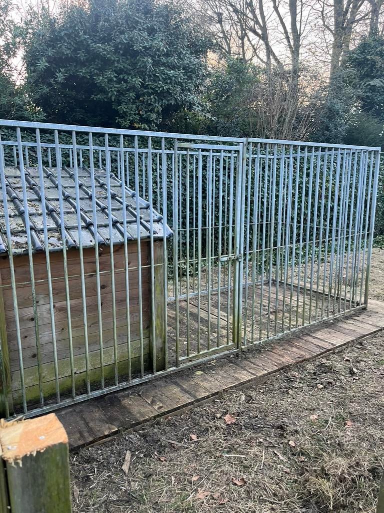 Hondenren en hok, Enlèvement, Comme neuf
