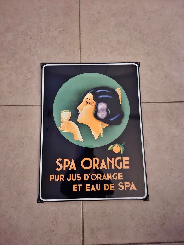 SPA Orange pur jus d'orange et eau de SPA 2011 nr 54, Verzamelen, Merken en Reclamevoorwerpen, Nieuw, Reclamebord, Ophalen of Verzenden