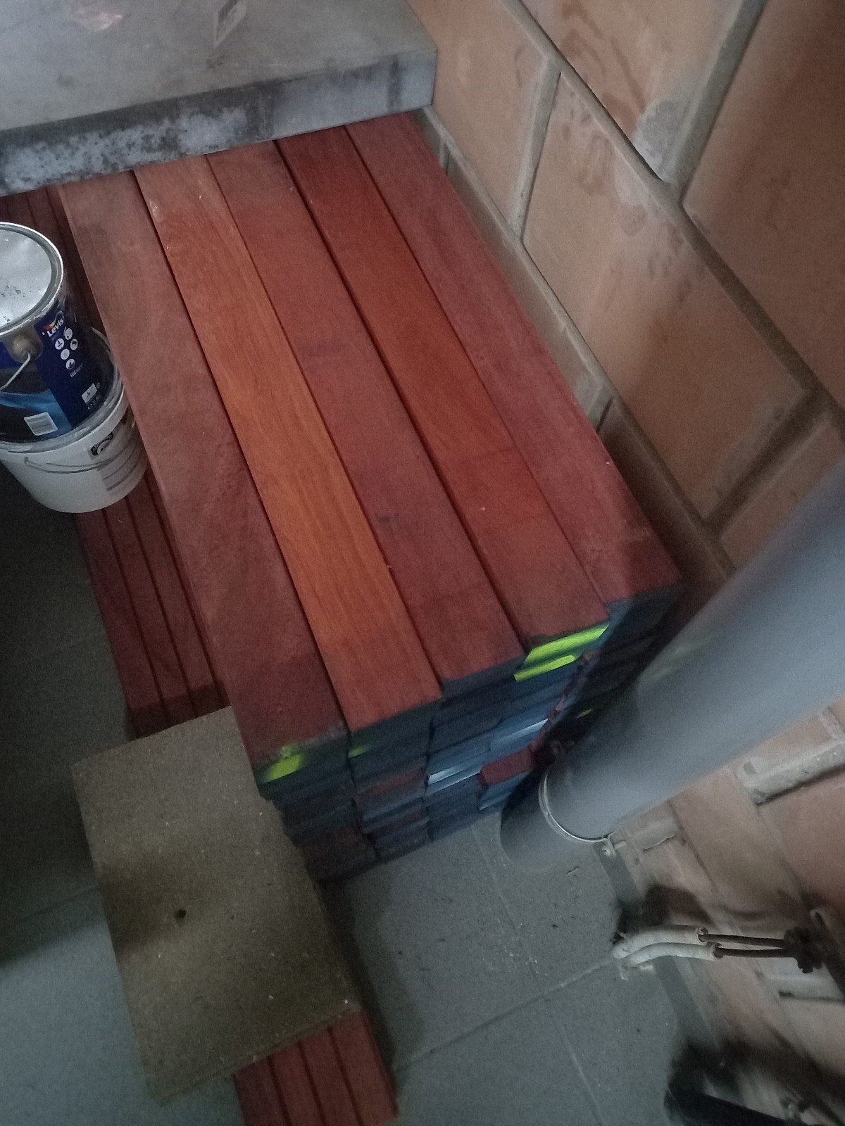 padouk, Bricolage & Construction, Enlèvement