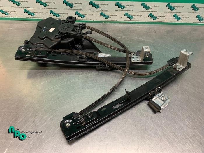 Mécanique vitre 4portes avant gauche d'un Seat Ibiza (Ibiza, Autos : Pièces & Accessoires, -, 3 mois de garantie, Utilisé, -
