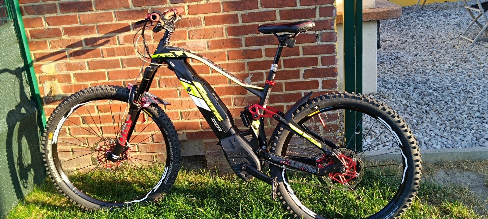 VTT électrique fantic xtf 16 intégral carbone one année 2021