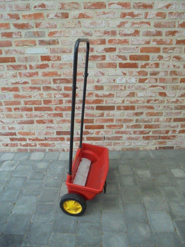 Strooiwagen meststoffen gazon tuin en strooizout winter, Ophalen of Verzenden, Gebruikt, Overige soorten, WOLF-Garten