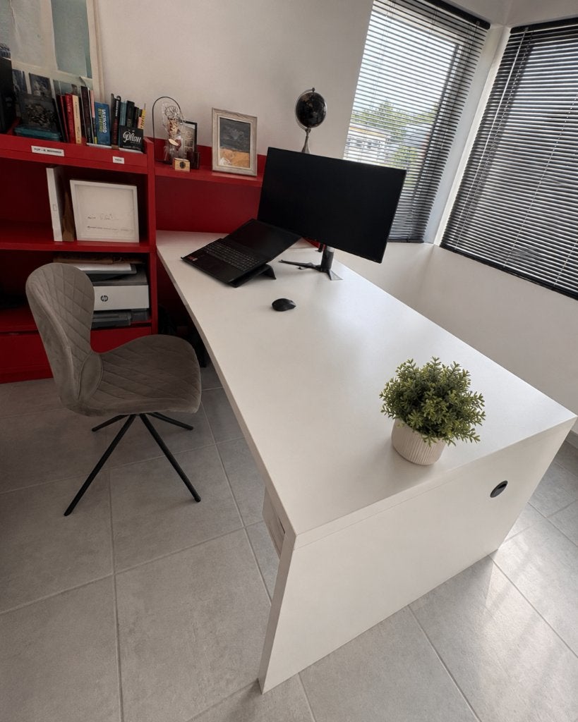 Modern bureau met opbergkast, Ophalen, Opbergruimte, Zo goed als nieuw, Bureau-kast combinatie