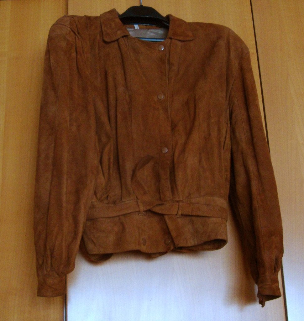 Magnifique tailleur en Daim - parf.état comme neuf - 42/44, Vêtements | Femmes, Taille 42/44 (L), Enlèvement ou Envoi, Beige, Comme neuf