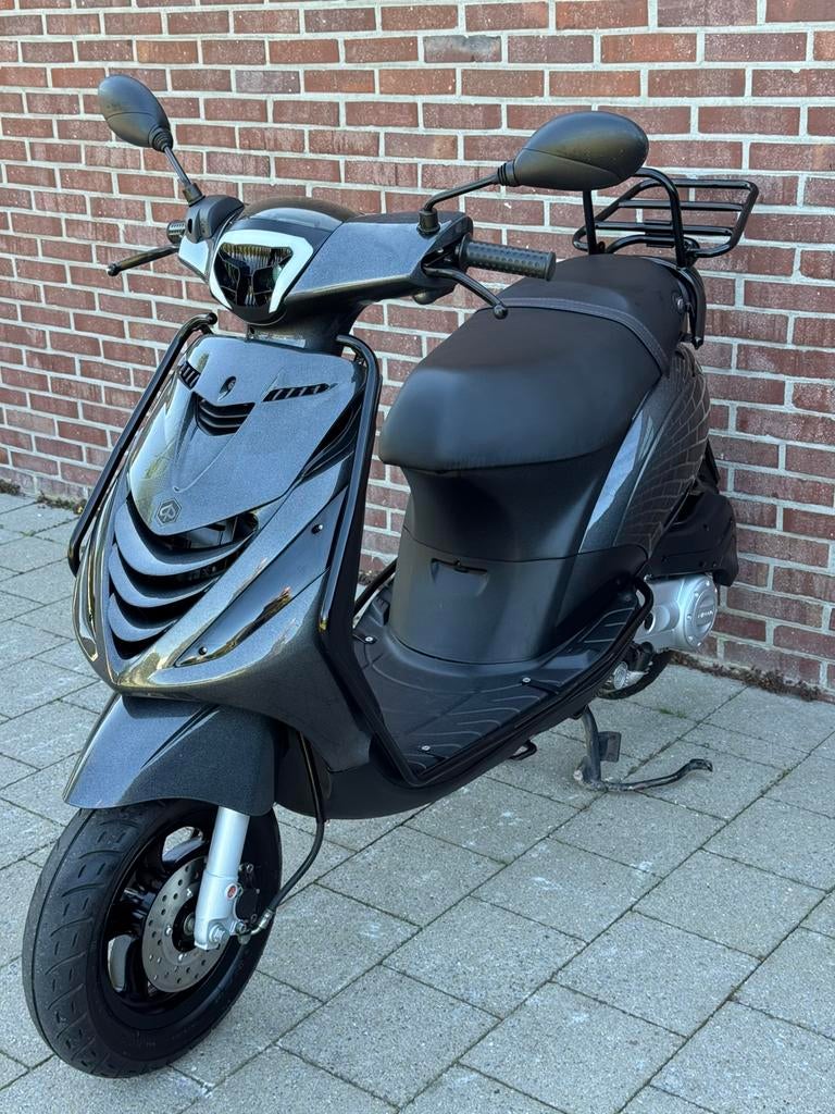 Piaggio Zip Iget Porsche AgaatGrijs A klasse Van 2023, Fietsen en Brommers, Ophalen, Zip, Klasse A (25 km/u), 49 cc