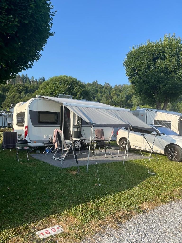 Hobby caravan, Caravans en Kamperen, Caravans, Particulier, tot en met 4, 1250 - 1500 kg, Rondzit, Hobby, Frans bed, Lengtebed