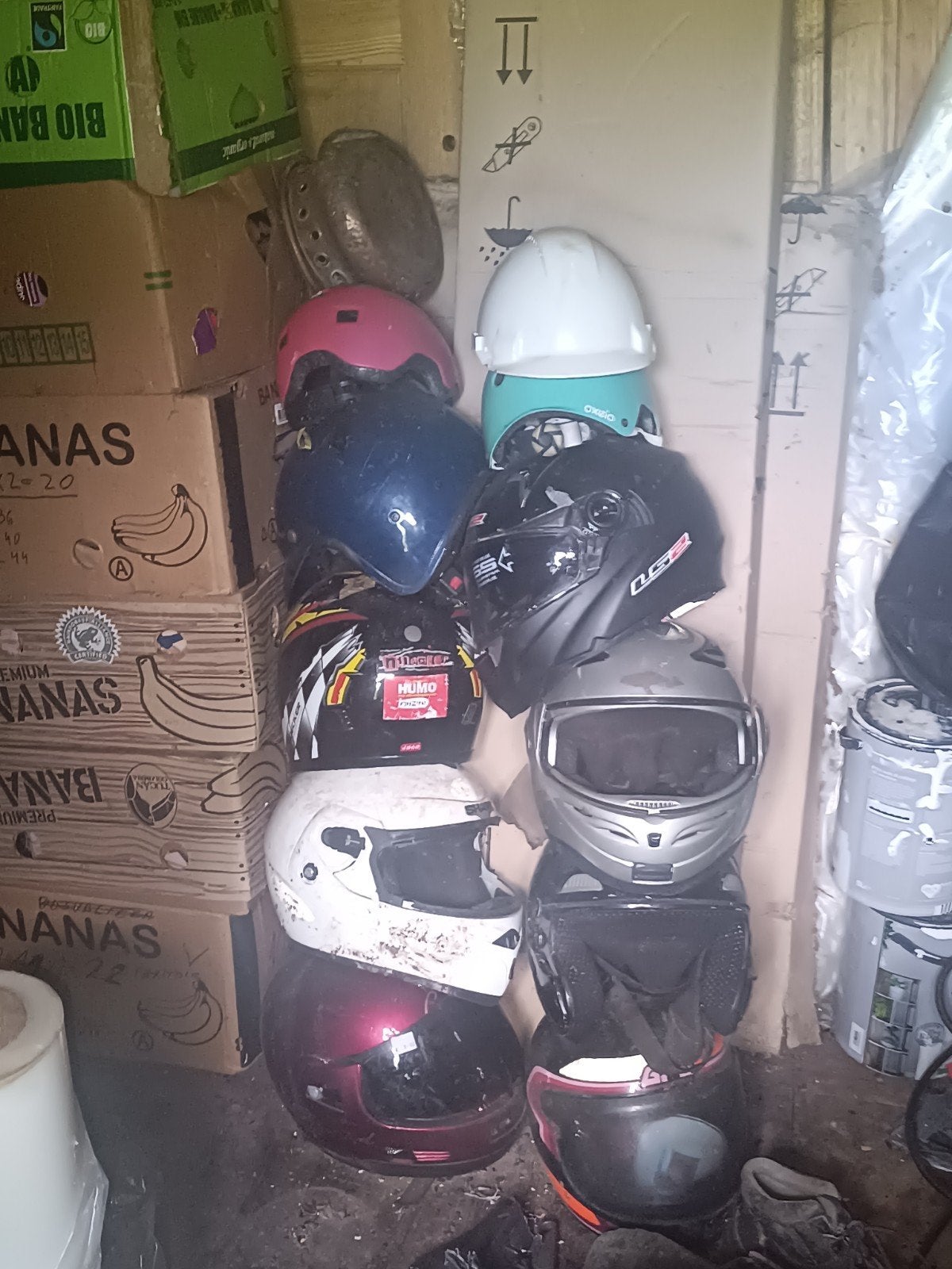 Lot scooter helmen, Enlèvement